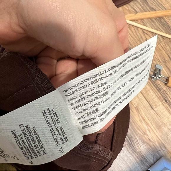 Abercrombie & Fitch Vegan Leather 90s Straight Pant - Picture 14 of 15